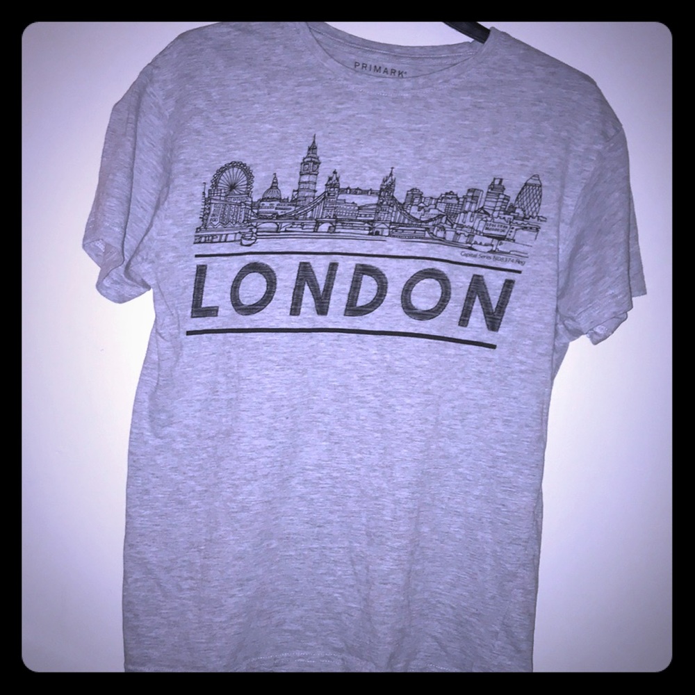 London t shirt size small